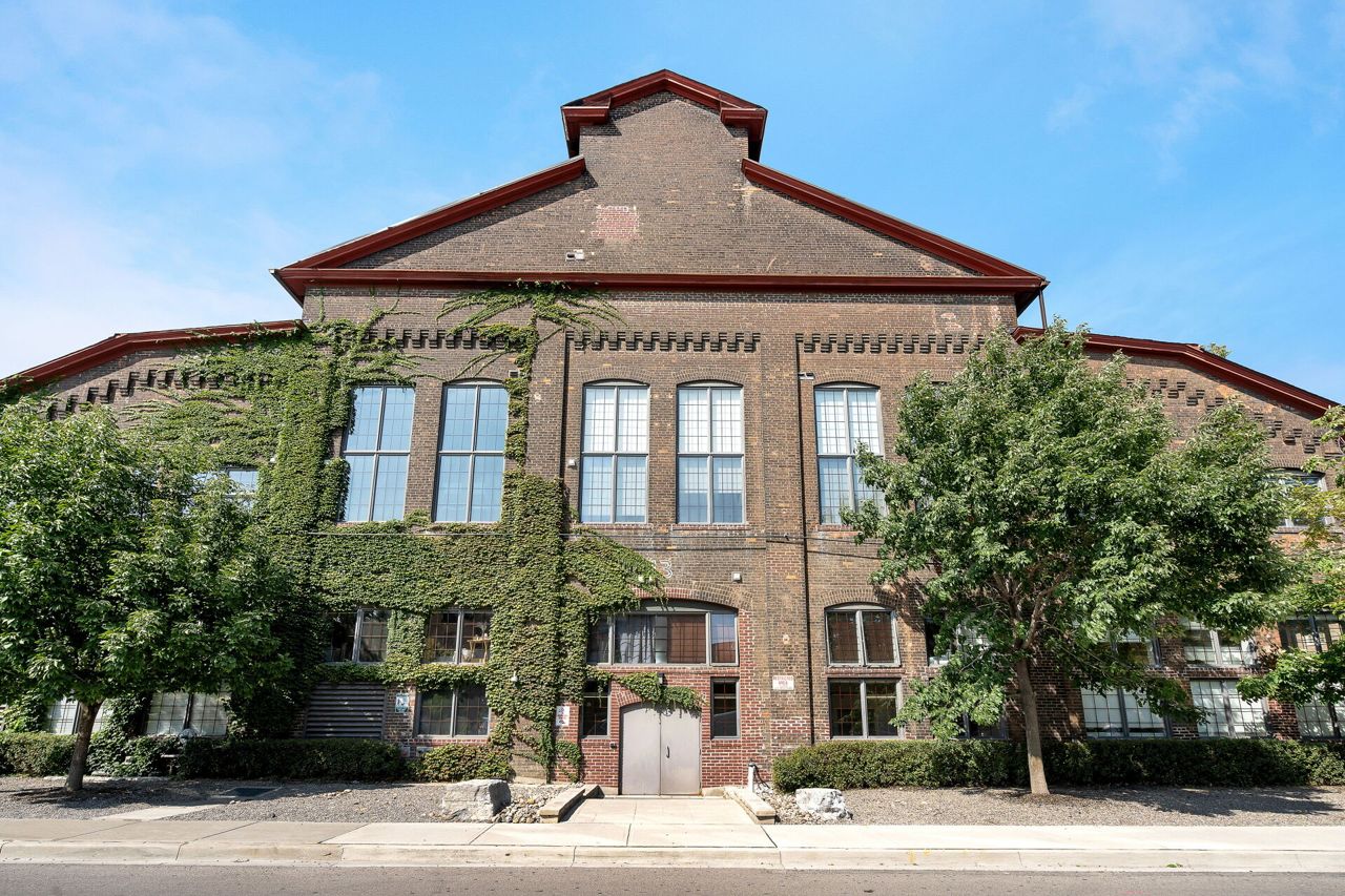toronto-life-junction-wallace-emerson-conversion-auto-factory-dovercourt-village-2 $3.3 million for a west-end steel factory conversion with a staircase that snakes around an elevator