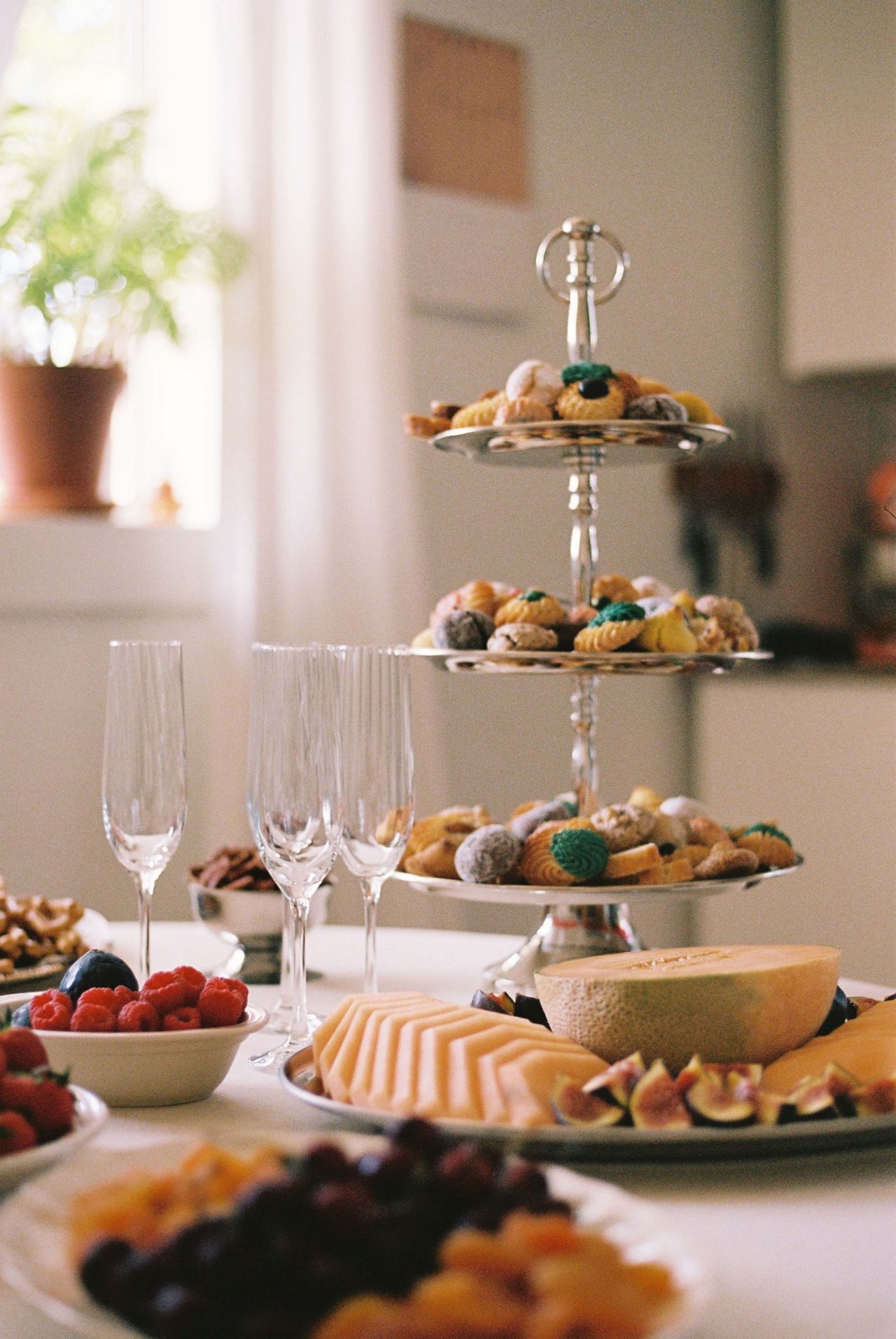 Inside the epicurean backyard wedding of two pasta-loving gourmands