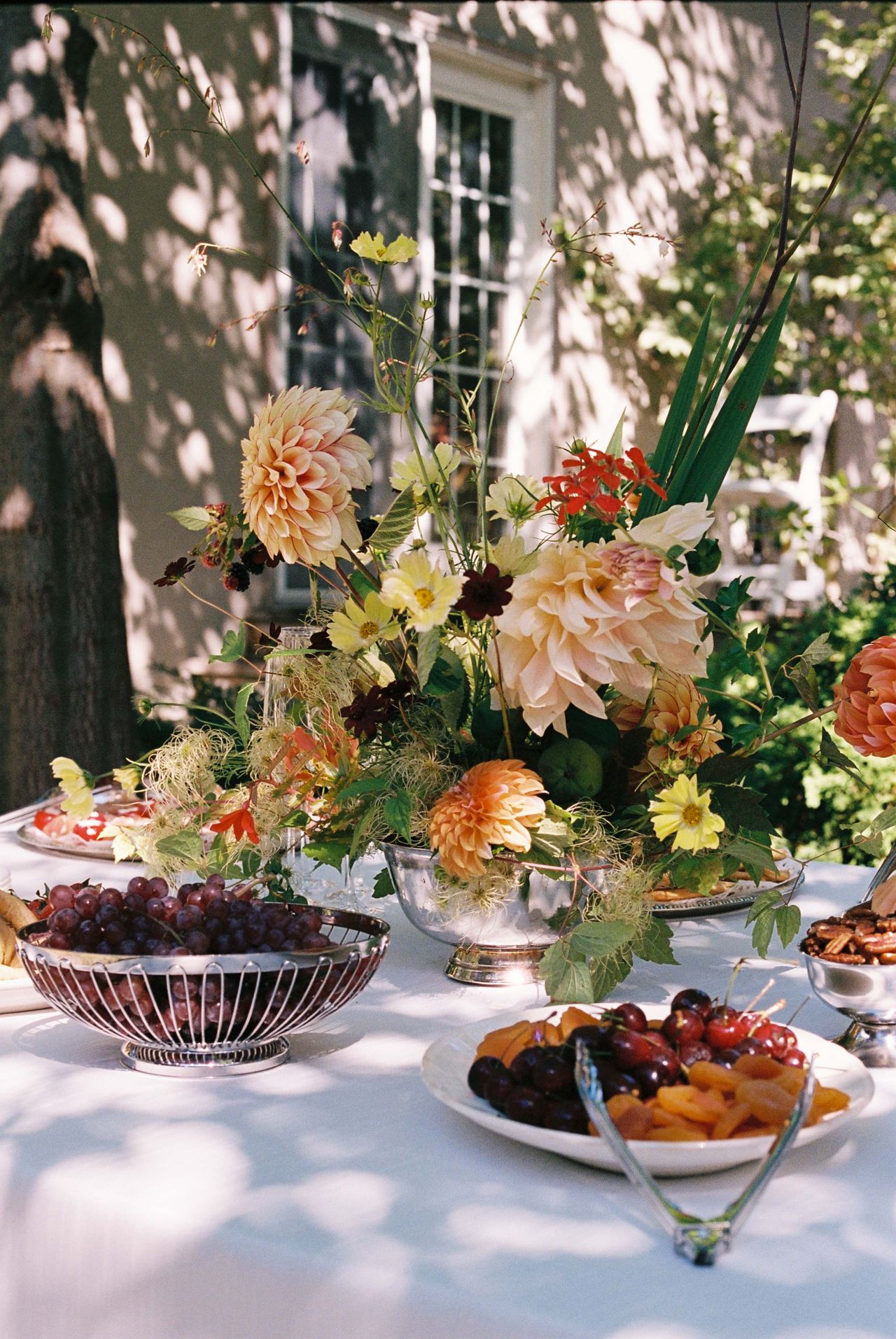 Inside the epicurean backyard wedding of two pasta-loving gourmands