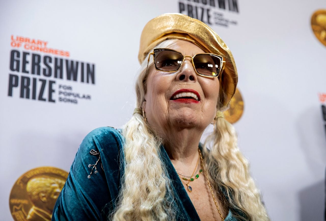 Will Joni Mitchell perform at the Juno Awards next month?