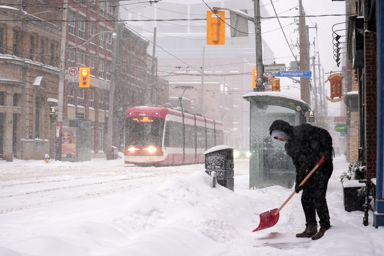 Toronto is still a mess after last week's snowfall