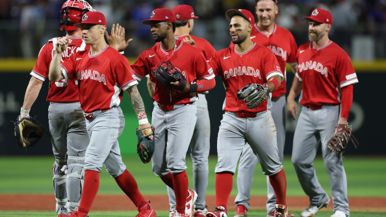 These Canadian baseball fans in Puerto Rico are our new favourite sports guys
