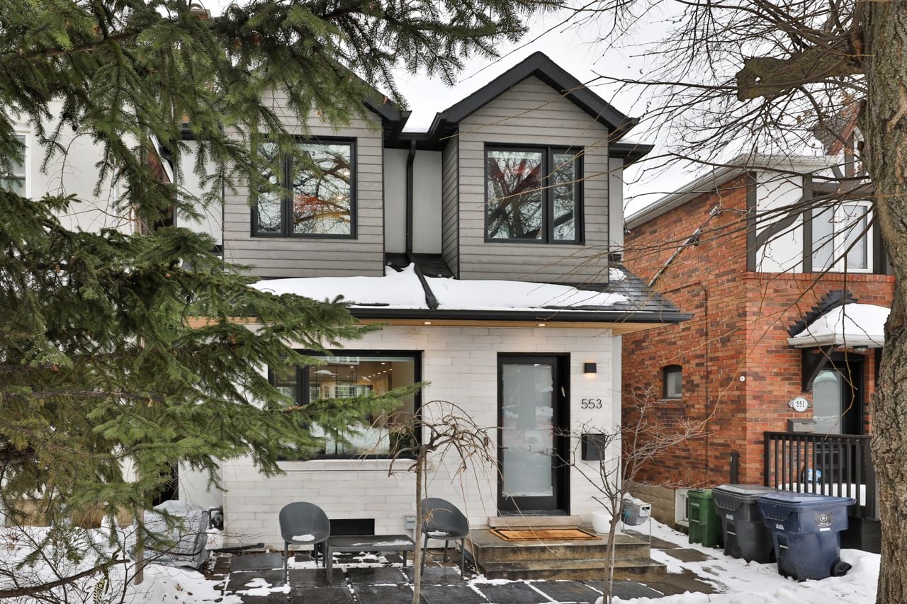 toronto-life-real-estate-ski-lodge-cottage-mount-pleasant-east-1 $3 million for what looks like a ski chalet in the middle of Mount Pleasant