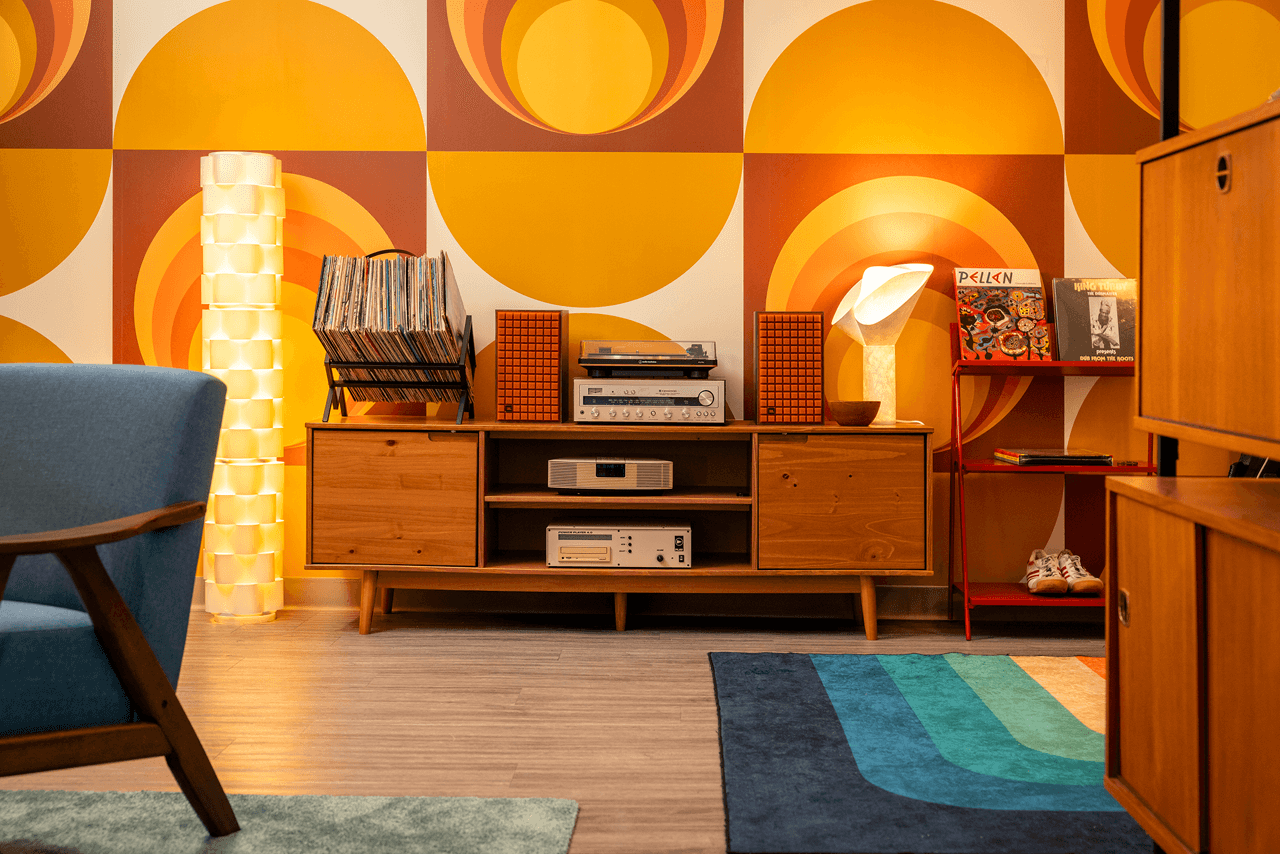 Groovy office