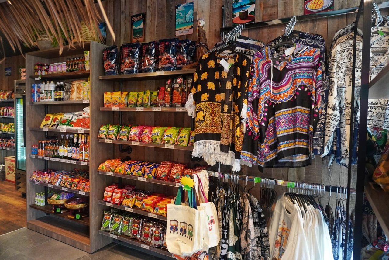 The market inside Pii Nong Thai