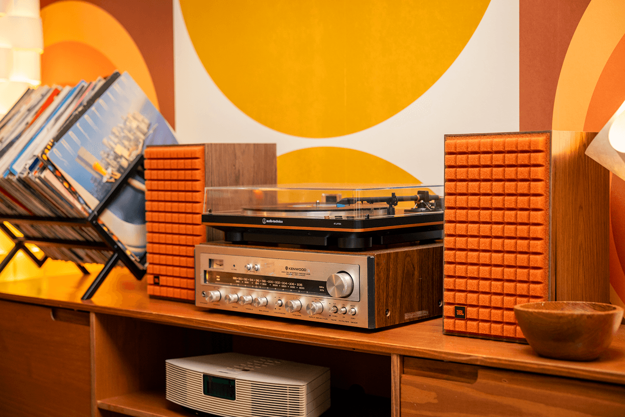 This marketing strategist transformed a bleak office into a 1970s time capsule