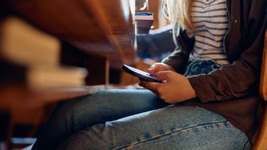 Ontario may fully ban cellphone use in schools