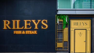 Inside Riley's Fish and Steak, an over-the-top new restaurant for surf and turf