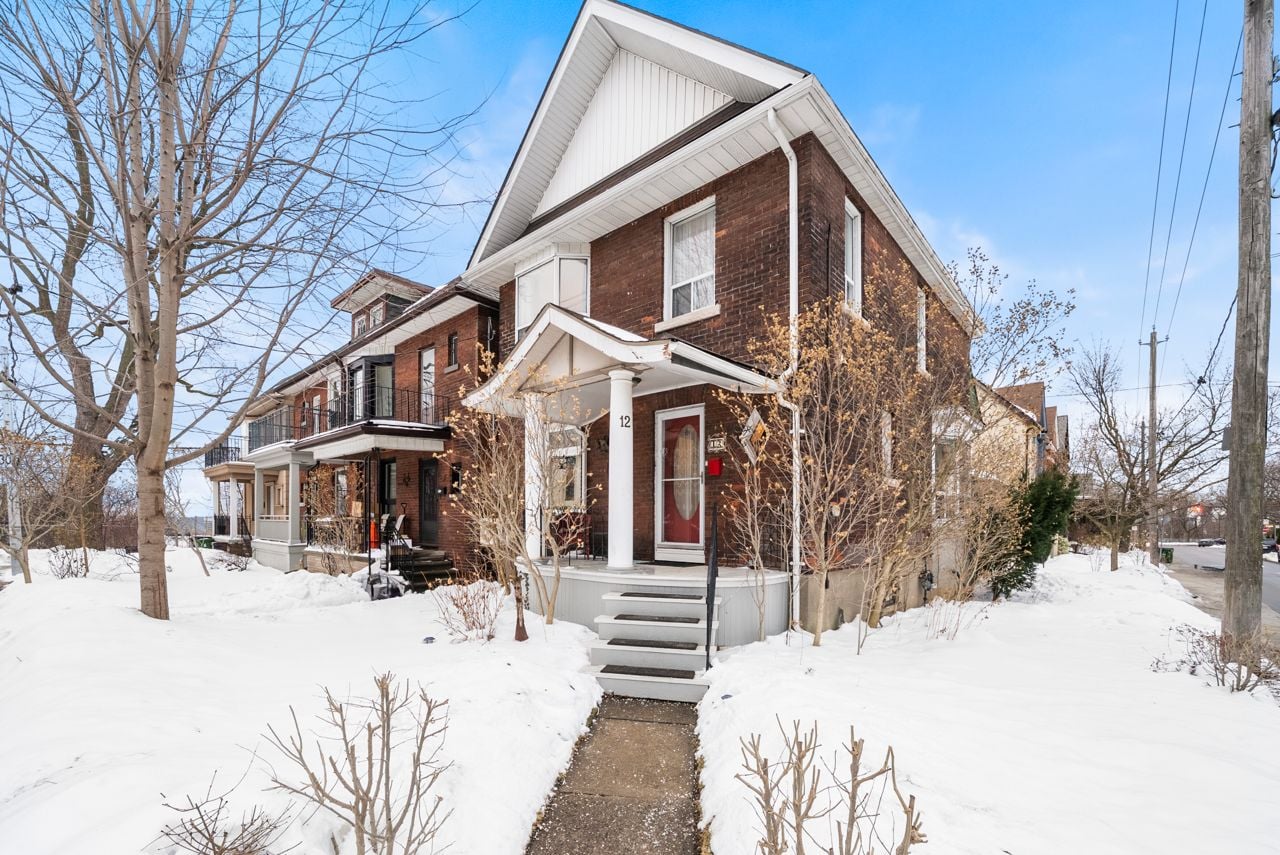 Under Asking: "If you receive a fair offer, take it right away." Three realtors share why they sold for less