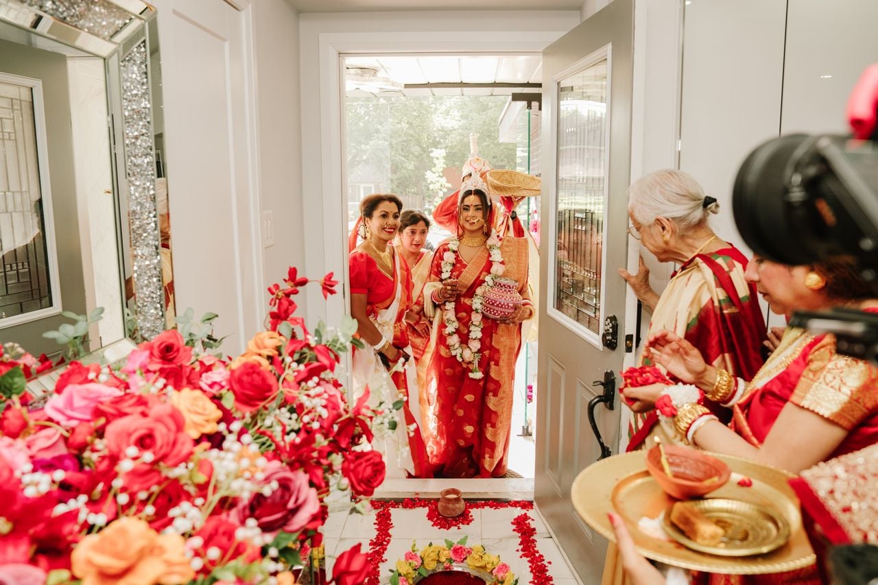 Two dog lovers marry in a lavish five-day canine-friendly celebration