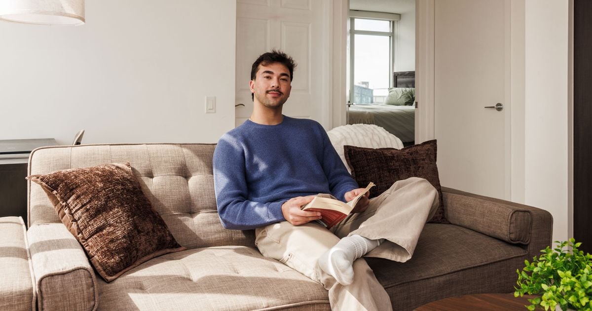 This 22-year-old venture capitalist is on track to make $180,000 this year. How does he spend it? - Toronto Life