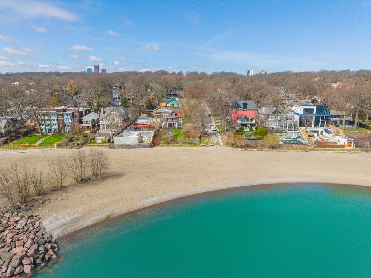 toronto-life-real-estate-house-of-the-week-beaches-ancient-rome-courtyard-silver-birch-beach-23 $5.2 million for an east-end house with a courtyard inspired by ancient Rome