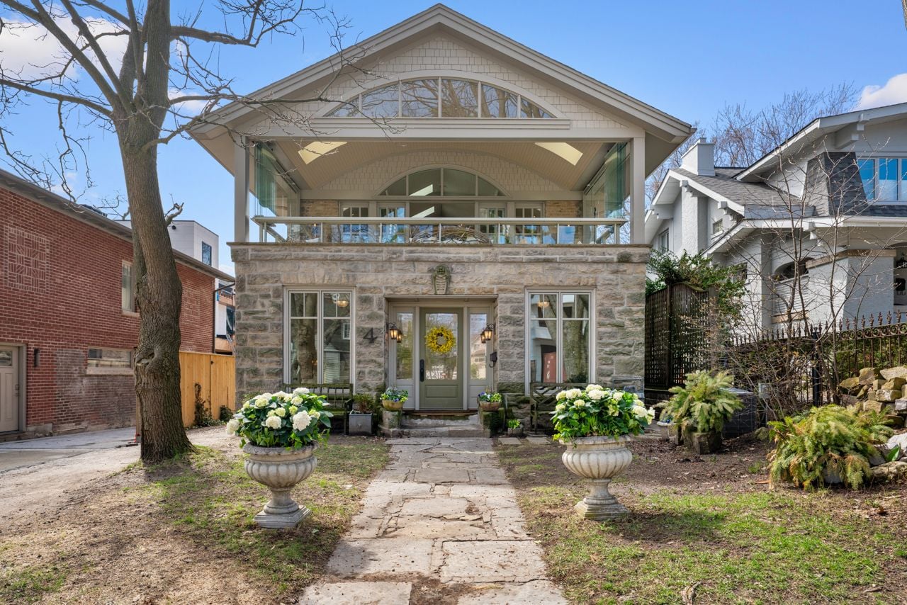 toronto-life-real-estate-house-of-the-week-beaches-ancient-rome-courtyard-silver-birch-beach-1 $5.2 million for an east-end house with a courtyard inspired by ancient Rome