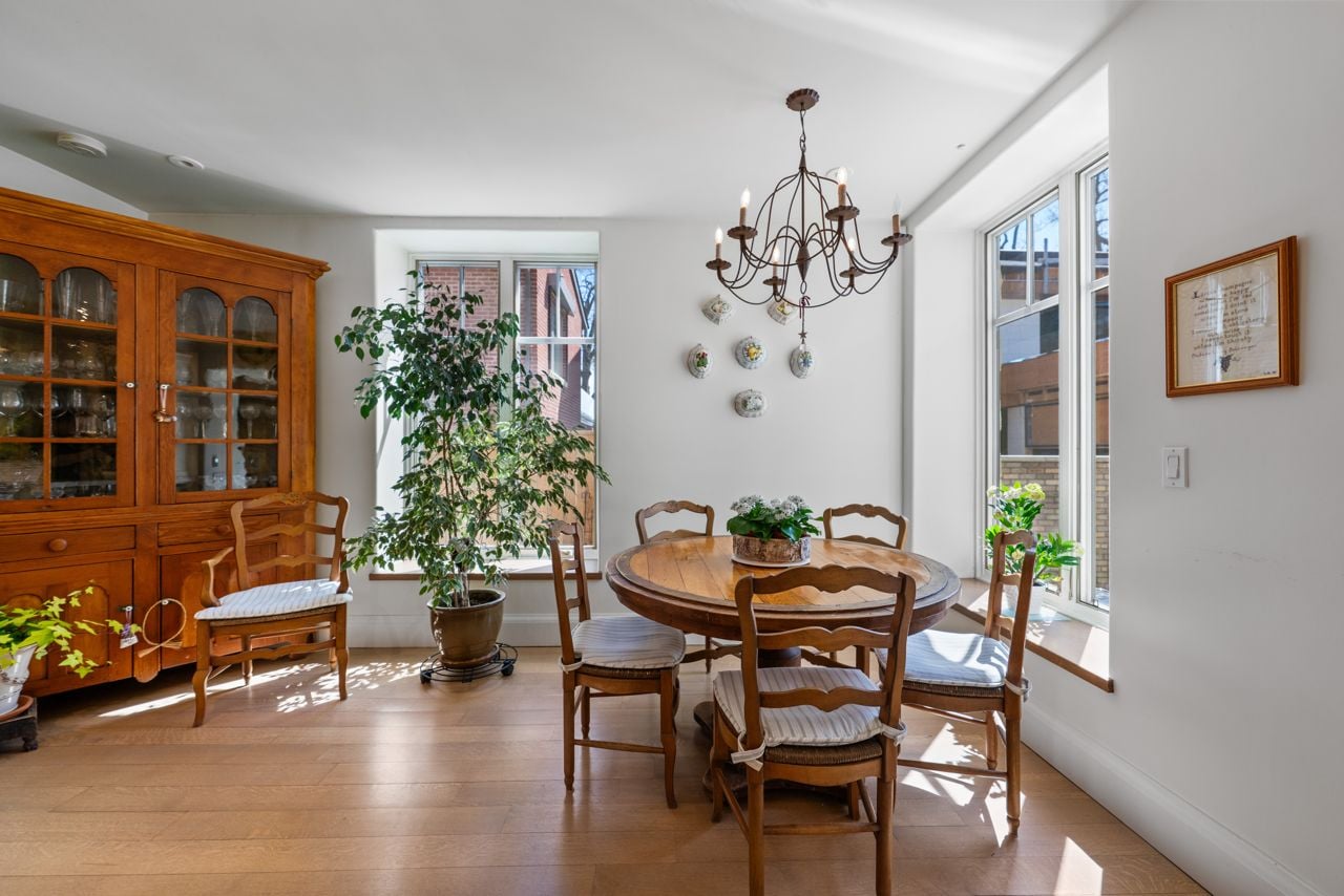 toronto-life-real-estate-house-of-the-week-beaches-ancient-rome-courtyard-silver-birch-beach-7 $5.2 million for an east-end house with a courtyard inspired by ancient Rome