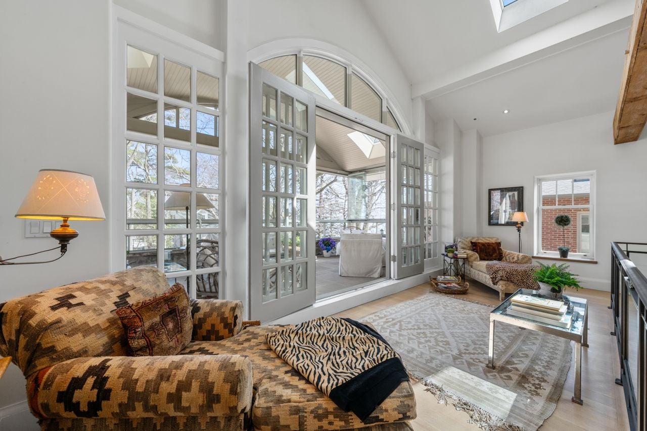 toronto-life-real-estate-house-of-the-week-beaches-ancient-rome-courtyard-silver-birch-beach-10 $5.2 million for an east-end house with a courtyard inspired by ancient Rome
