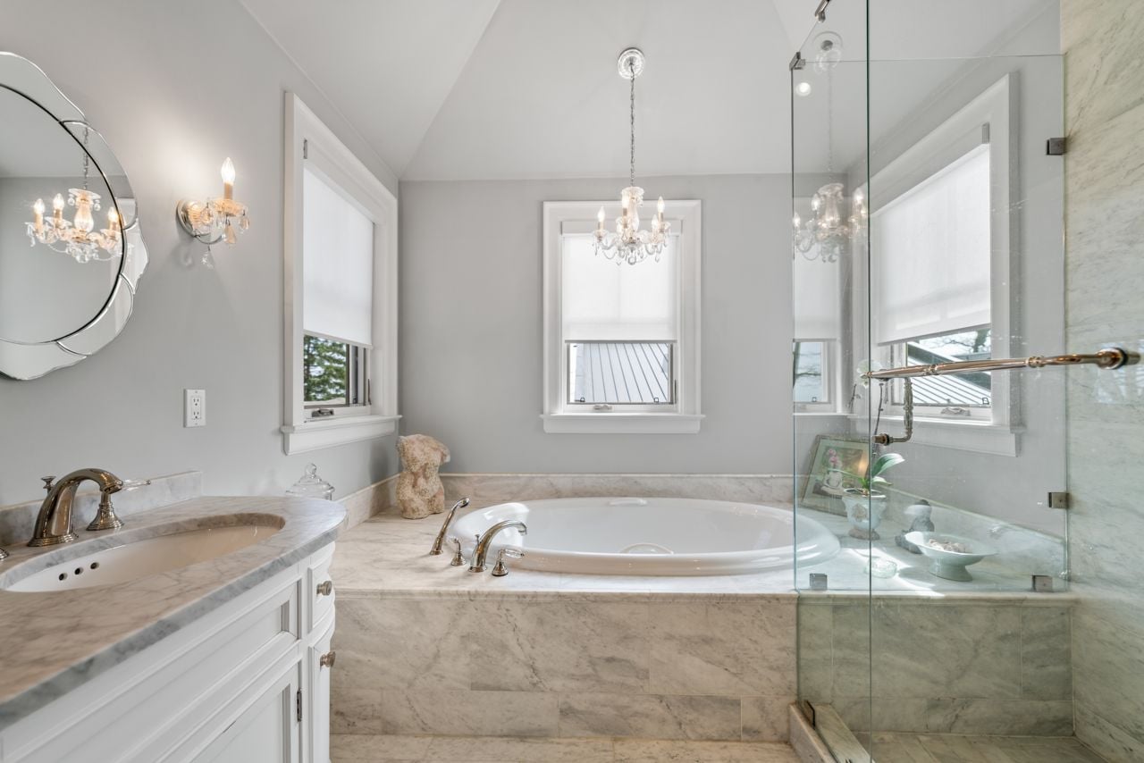 toronto-life-real-estate-house-of-the-week-beaches-ancient-rome-courtyard-silver-birch-beach-16 $5.2 million for an east-end house with a courtyard inspired by ancient Rome