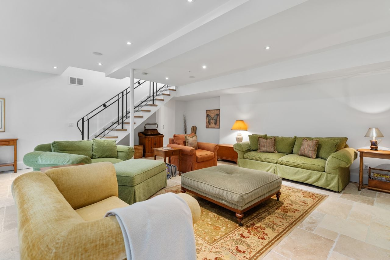 toronto-life-real-estate-house-of-the-week-beaches-ancient-rome-courtyard-silver-birch-beach-18 $5.2 million for an east-end house with a courtyard inspired by ancient Rome