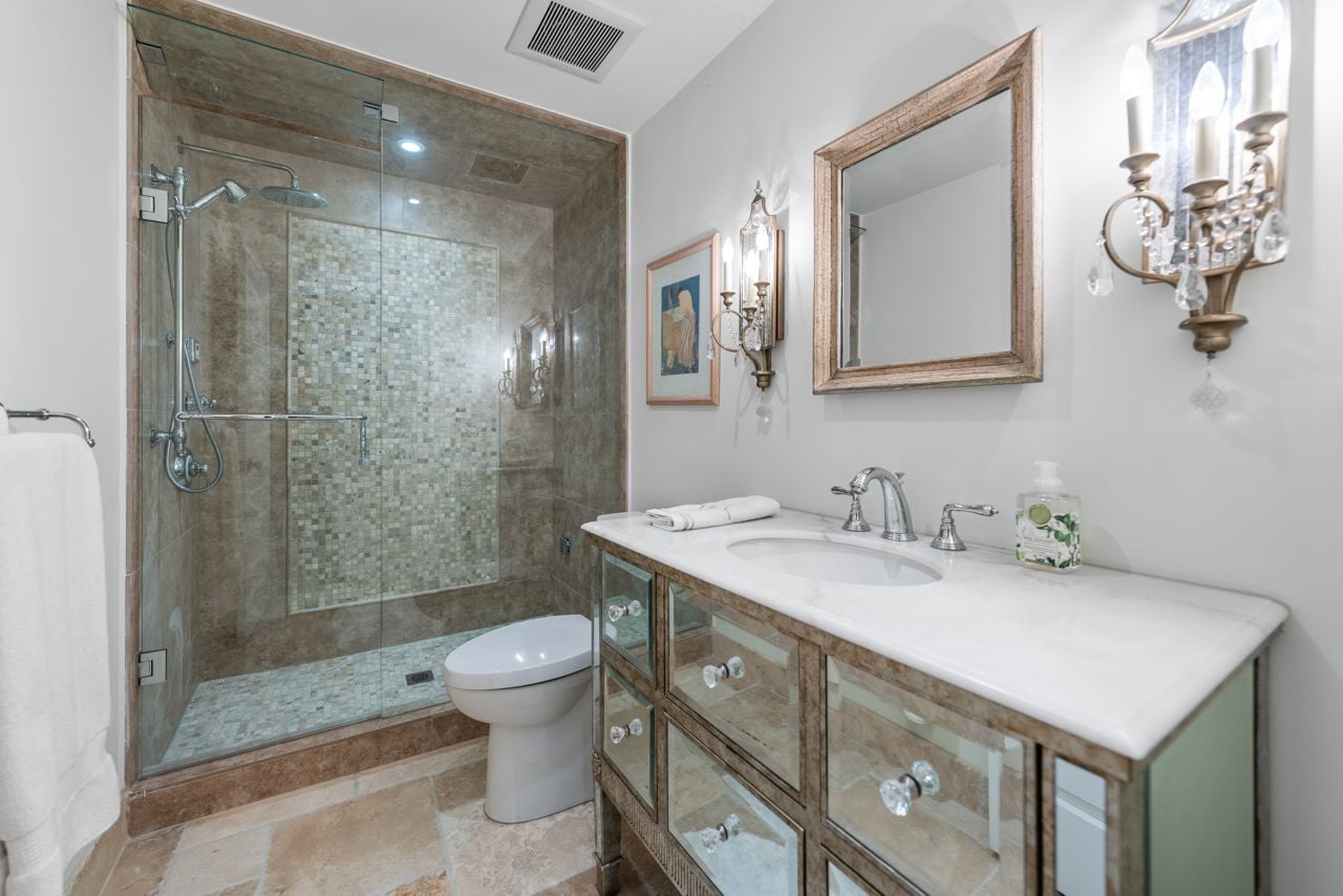 toronto-life-real-estate-house-of-the-week-beaches-ancient-rome-courtyard-silver-birch-beach-20 $5.2 million for an east-end house with a courtyard inspired by ancient Rome