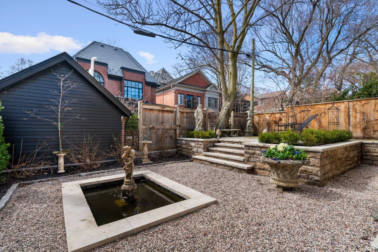 toronto-life-real-estate-house-of-the-week-beaches-ancient-rome-courtyard-silver-birch-beach-22 $5.2 million for an east-end house with a courtyard inspired by ancient Rome
