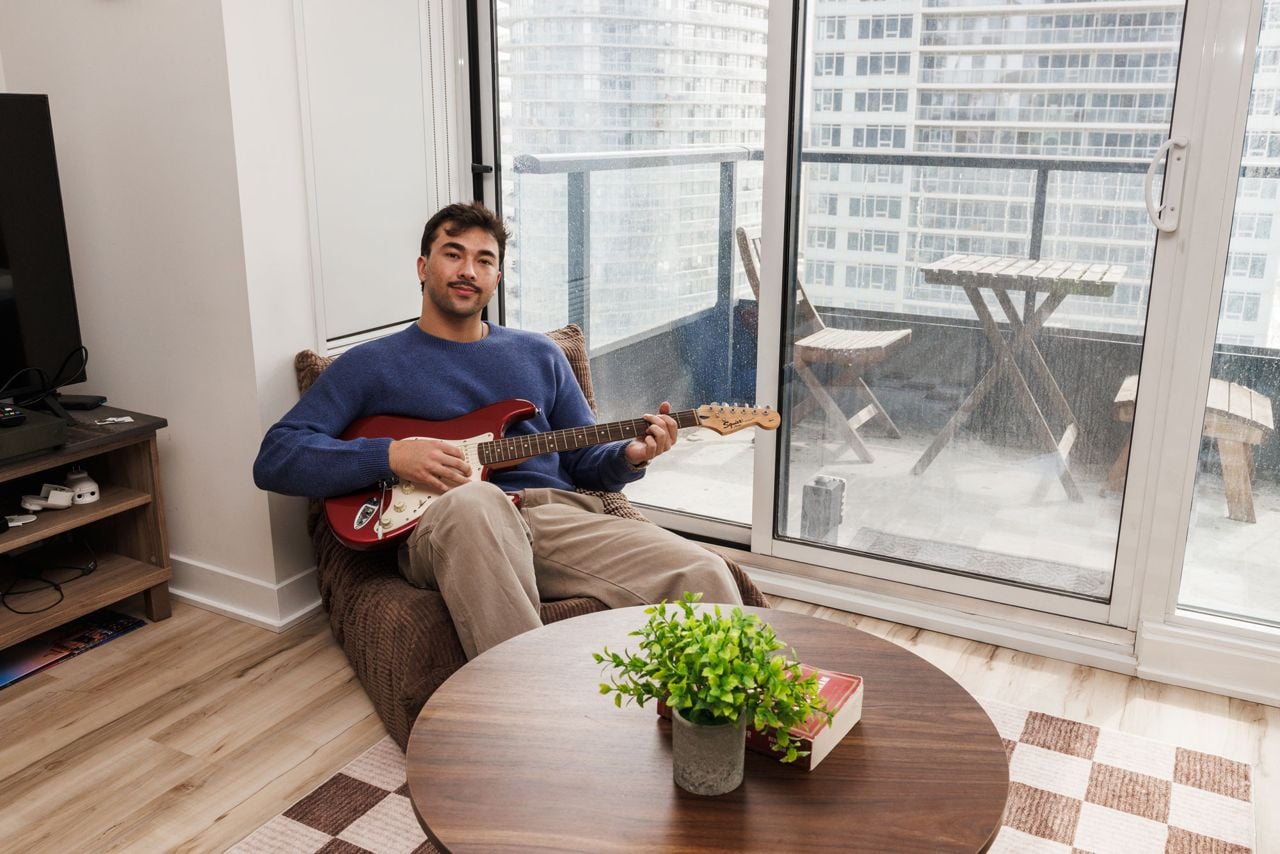 This 22-year-old venture capitalist is on track to make $180,000 this year. How does he spend it?