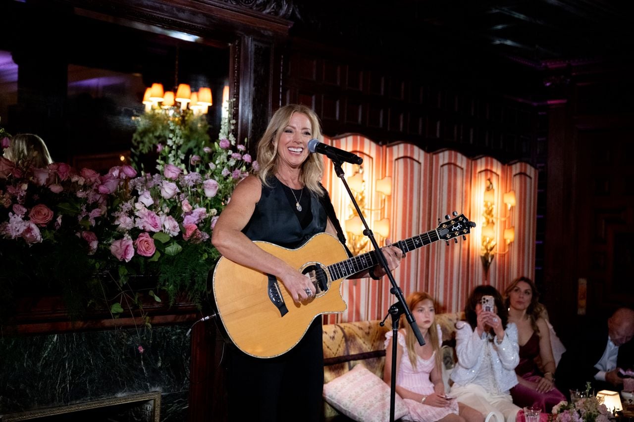What went down at a frilly fashion show hosted by Suzanne Rogers