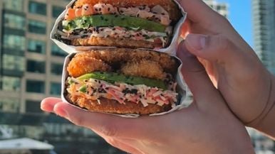 A new street food vendor is adding the poke burger to your summer cravings