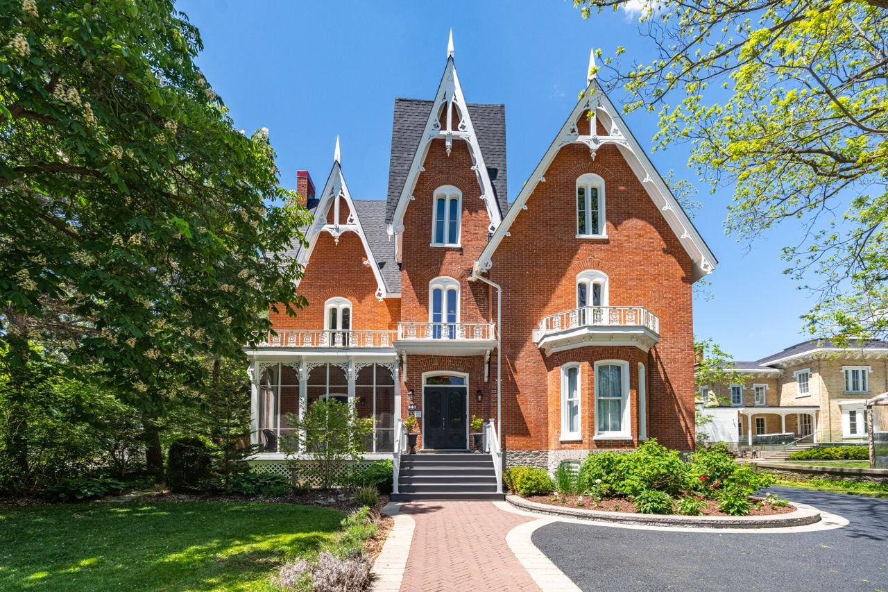 toronto-life-real-estate-merrill-house-victorian-gothic-hotel-conservatory-pec-2 $4.8 million for a Gothic Revival hotel near Prince Edward County