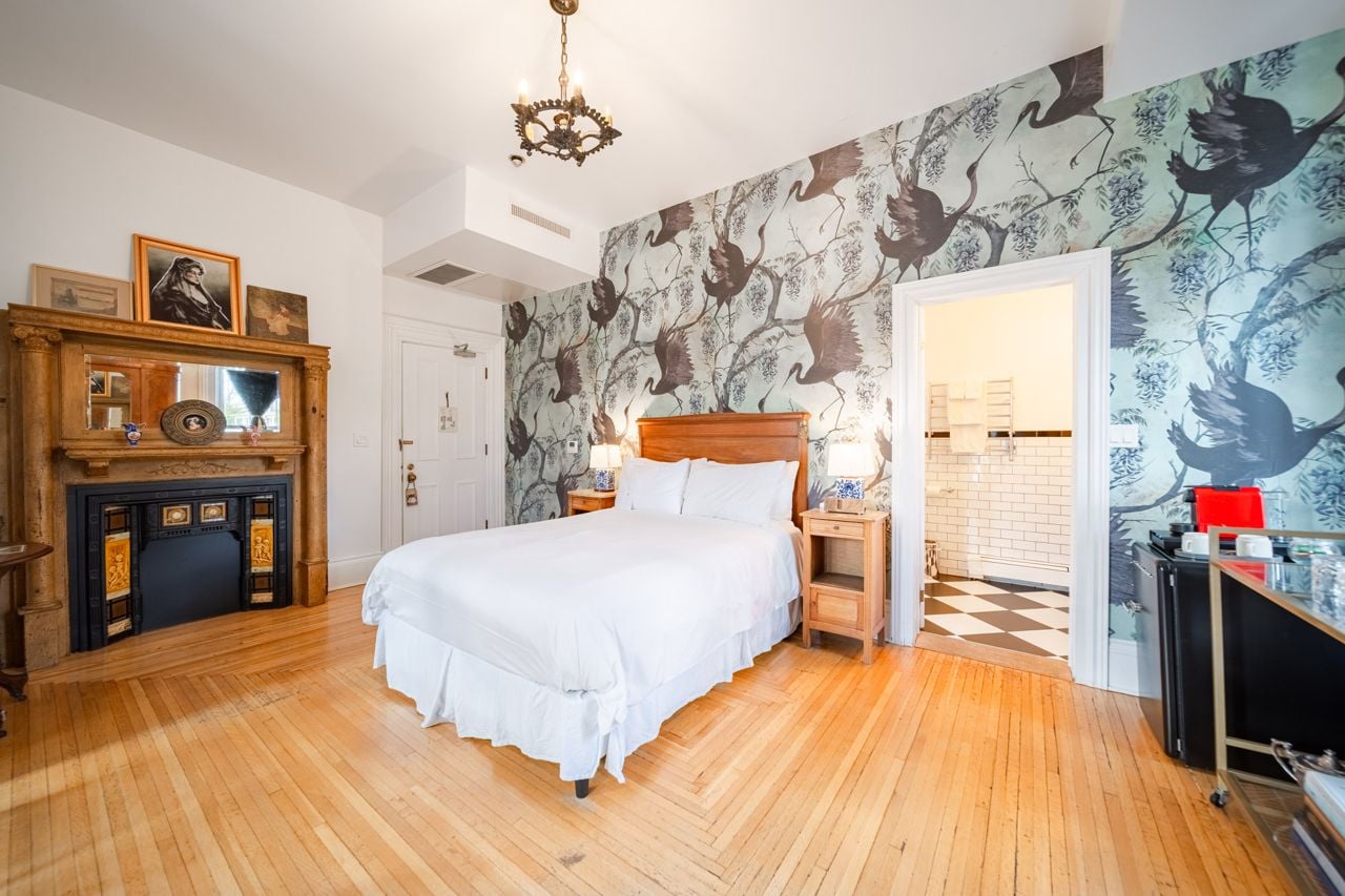 toronto-life-real-estate-merrill-house-victorian-gothic-hotel-conservatory-pec-16 $4.8 million for a Gothic Revival hotel near Prince Edward County
