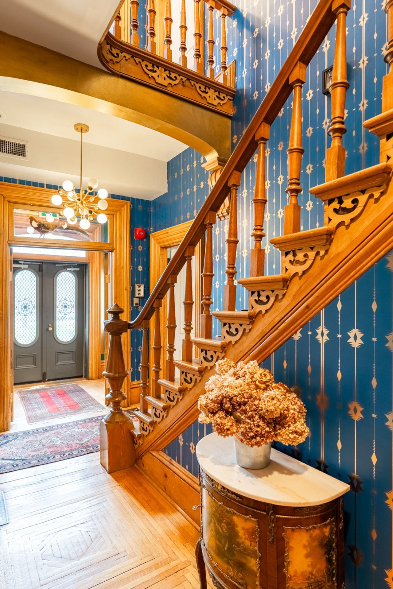 toronto-life-real-estate-merrill-house-victorian-gothic-hotel-conservatory-pec-4 $4.8 million for a Gothic Revival hotel near Prince Edward County
