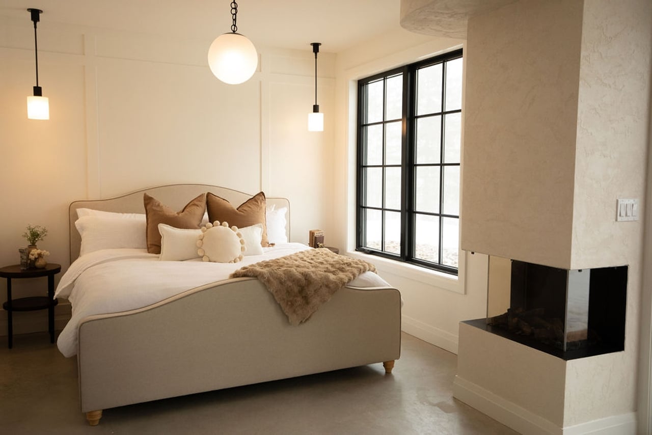 Bedroom in a fancy hotel