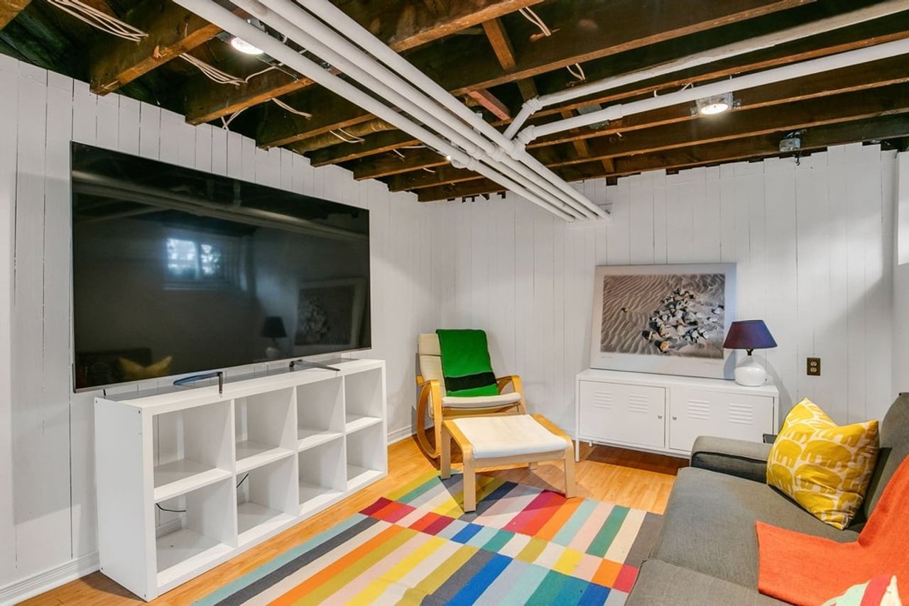 toronto-life-real-estate-high-park-swansea-algonquin-heritage-home-17 $1.9 million for a High Park house with an antique radiator and a butler's pantry