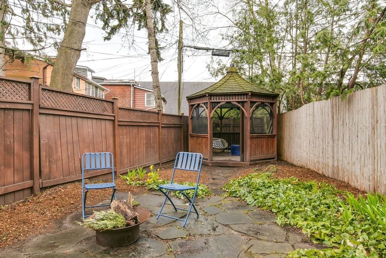 toronto-life-real-estate-high-park-swansea-algonquin-heritage-home-20 $1.9 million for a High Park house with an antique radiator and a butler's pantry