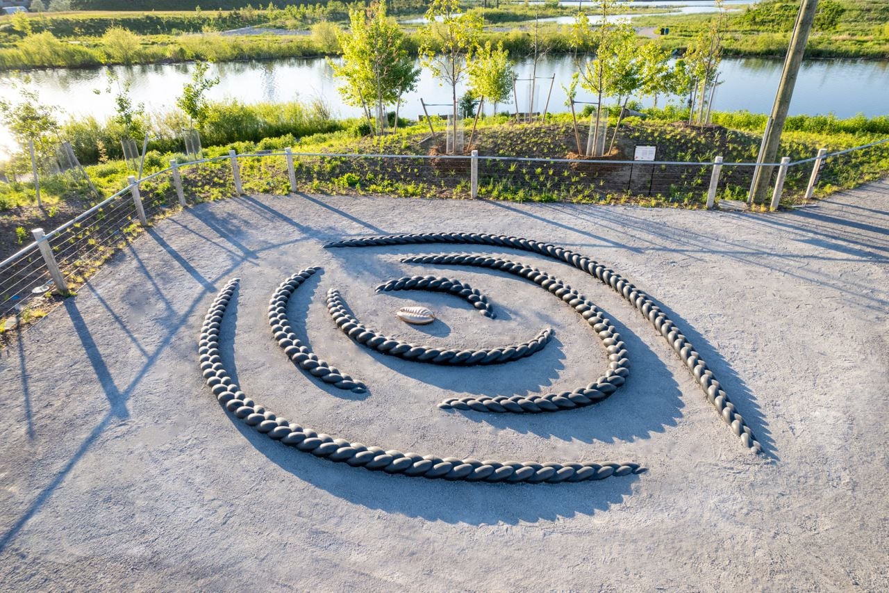 Wooden sculpture of braided hair