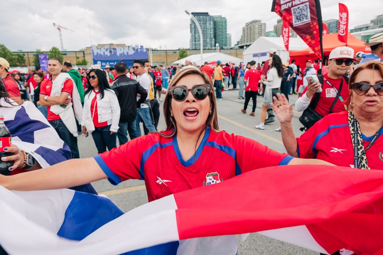 toronto-life-city-fifa-world-cup-soccer-june-17-panama-ghana-9 "There are people here from all over the planet": The wild World Cup party that was Ghana vs. Panama
