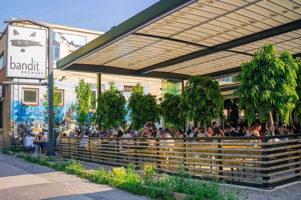 The patio at Bandit Brewery