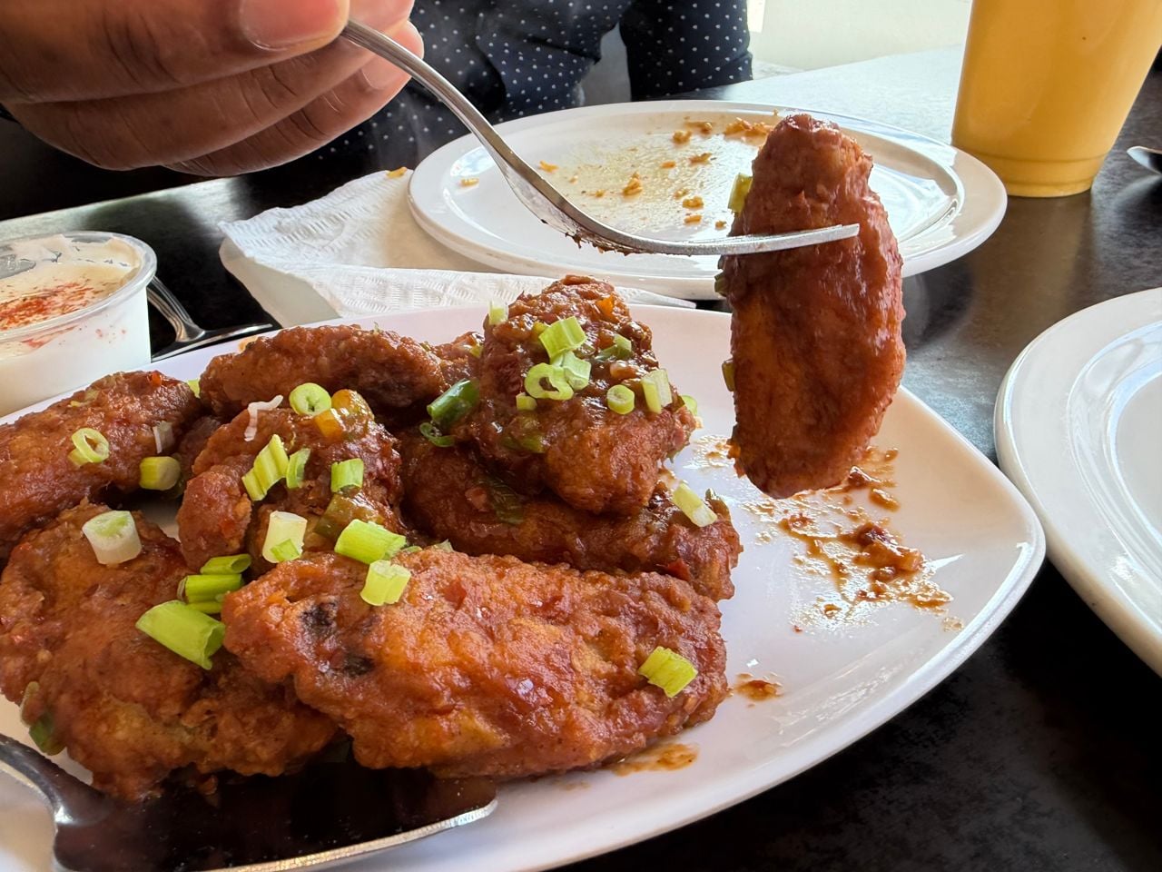 Deep-fried spicy chicken wings