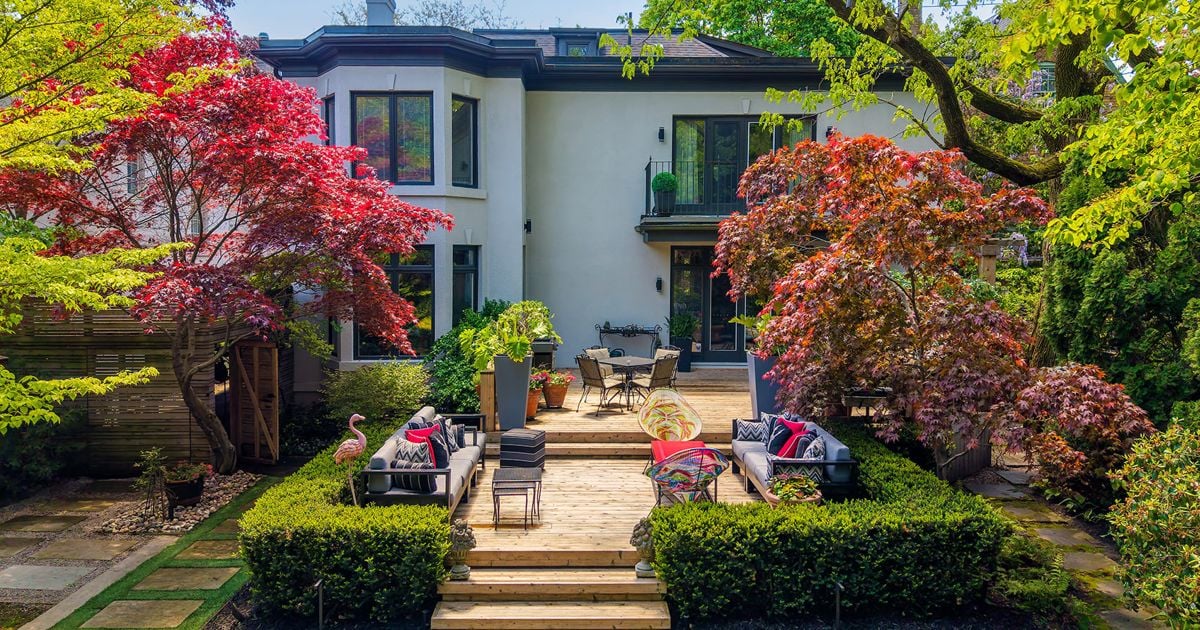 $6.5 million for a Casa Loma mansion with two front entrances and two toilets in the ensuite - Toronto Life