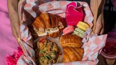 Picnic like a Parisian with this pâtisserie's pre-packed baskets