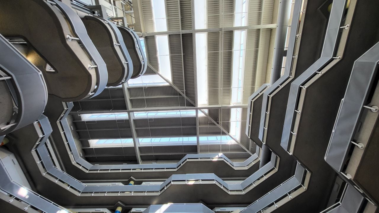 Labyrinthine stairs