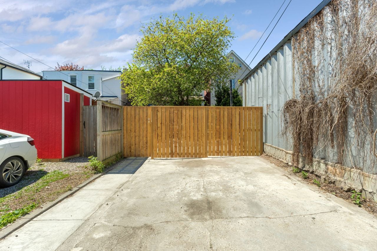 Over Asking: "Pricing at market value may hurt your chances." How three realtors sold for more