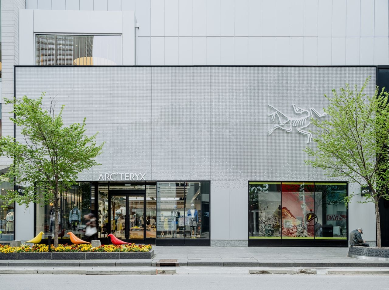 Shop for show-stopping summer styles in Bloor-Yorkville