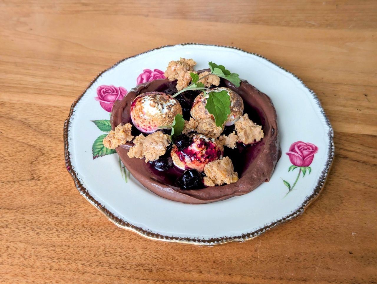 Chocolate mousse with marshmallows, peanut butter and blueberries