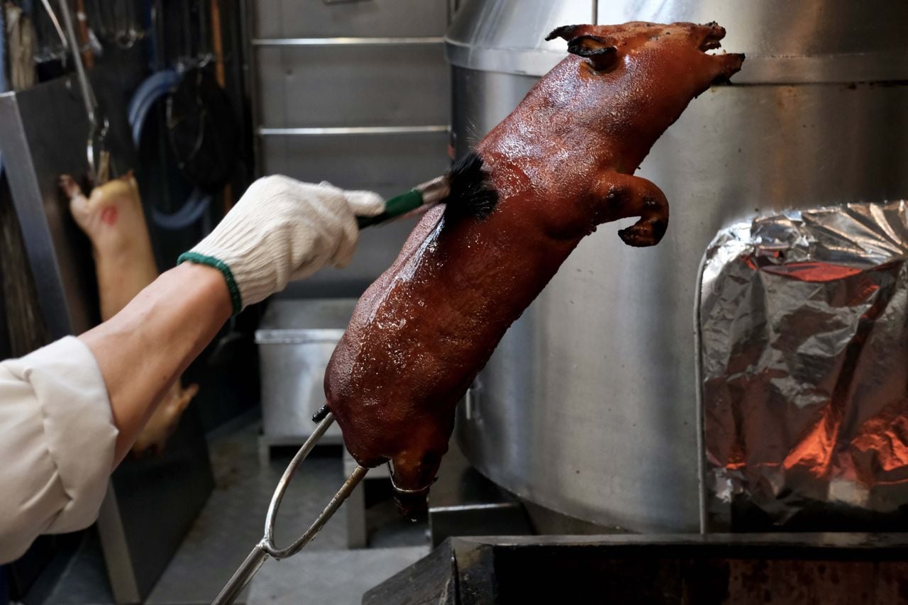 A roasted suckling pig