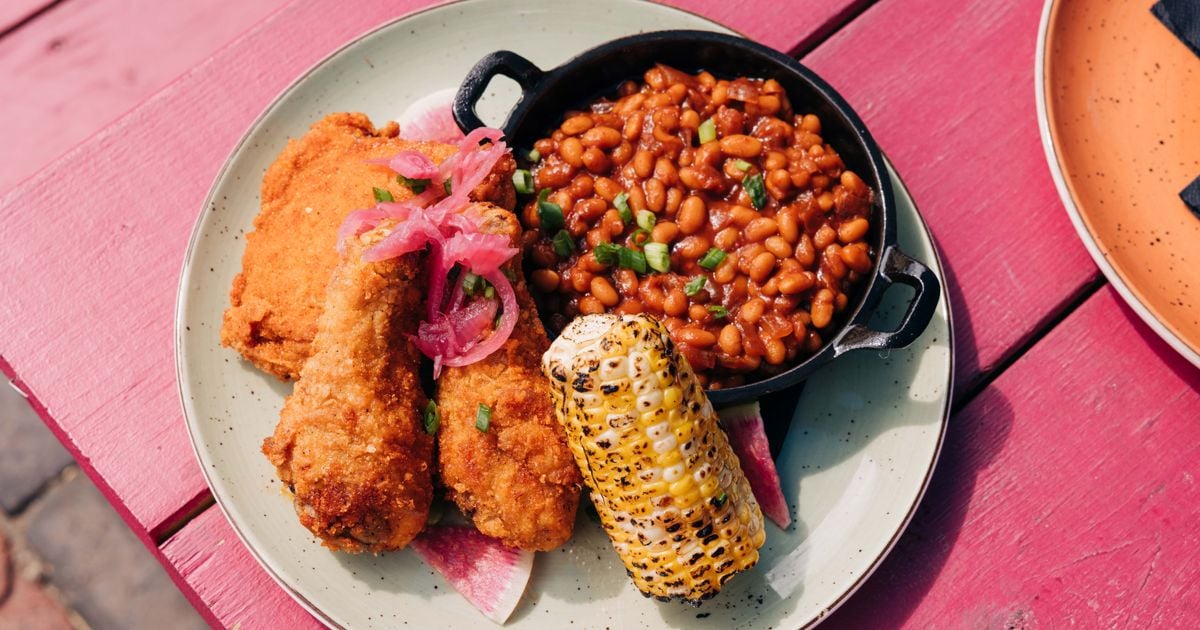 Everything there is to eat and drink at the Distillery District’s Country Fest - Toronto Life