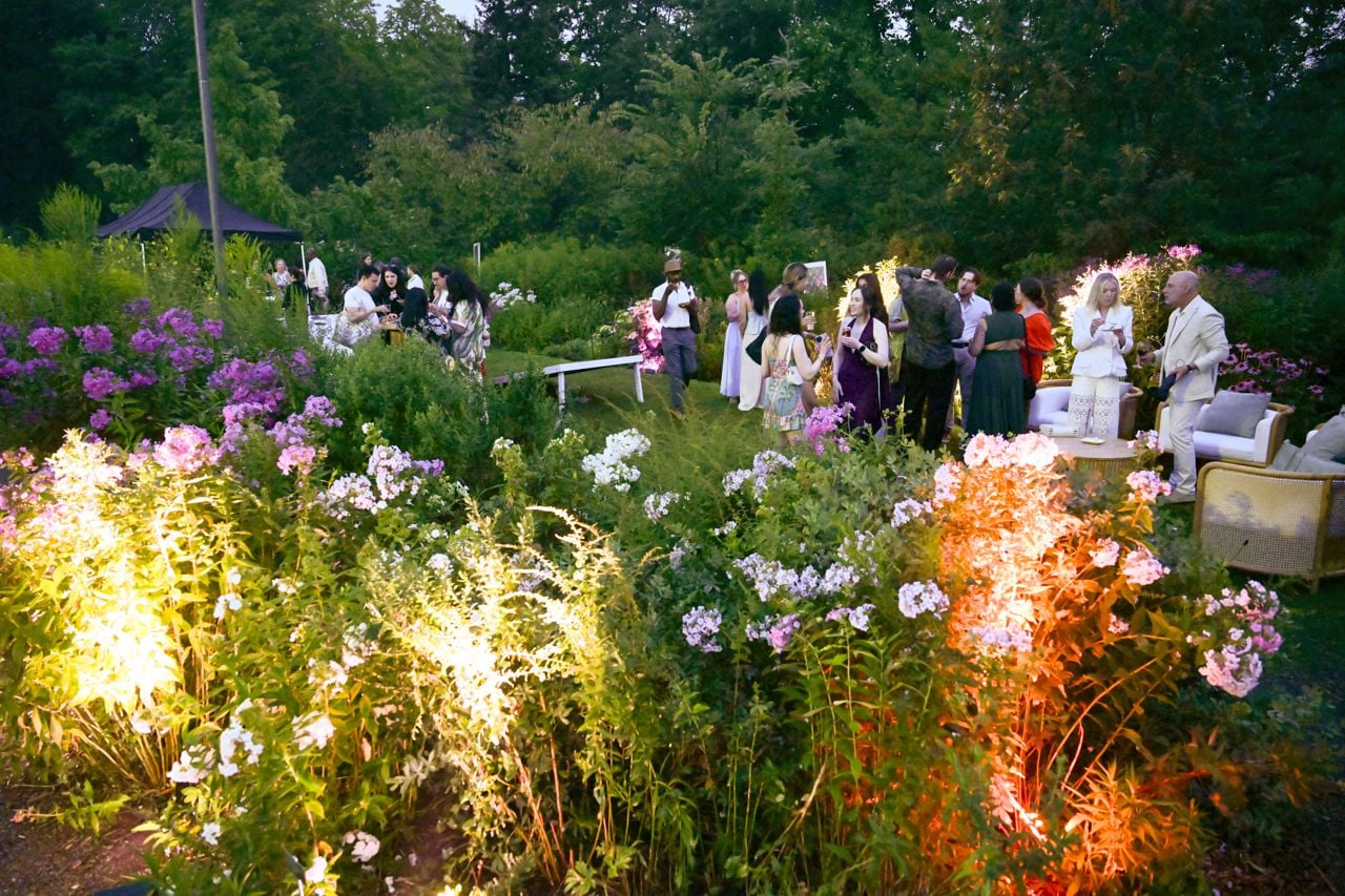 Rotating Ring Stage Set What went down at Toronto Life’s Summer Garden Party - Toronto Life