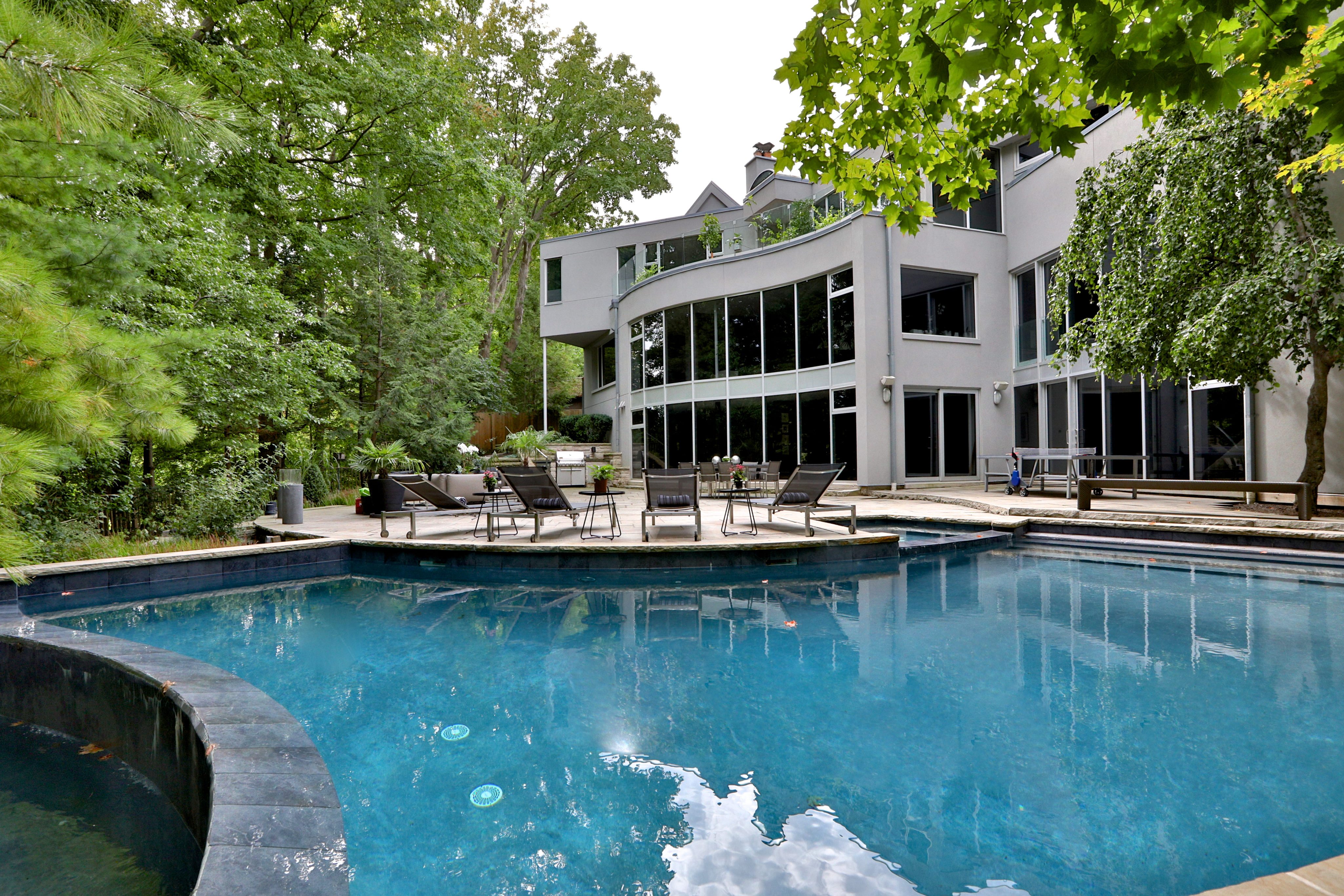 house on the hill ロンパース（Ballet） 70 House of the Week: $8 million for a modern mansion with a