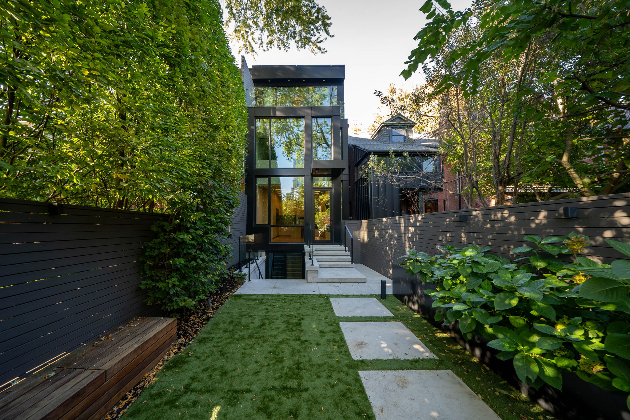 16-Backyard.jpg