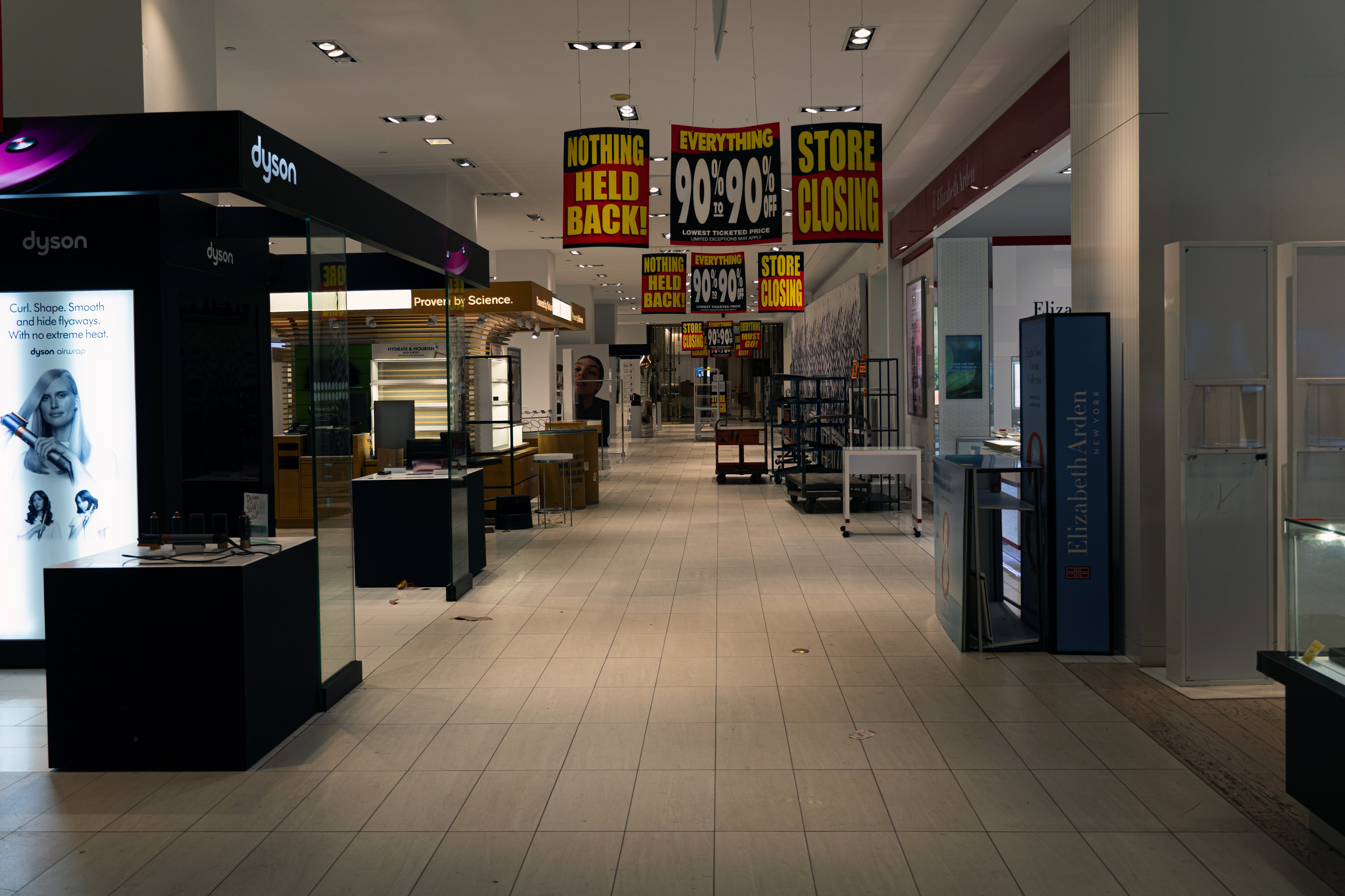 Even jewellery was selling at discount prices. 