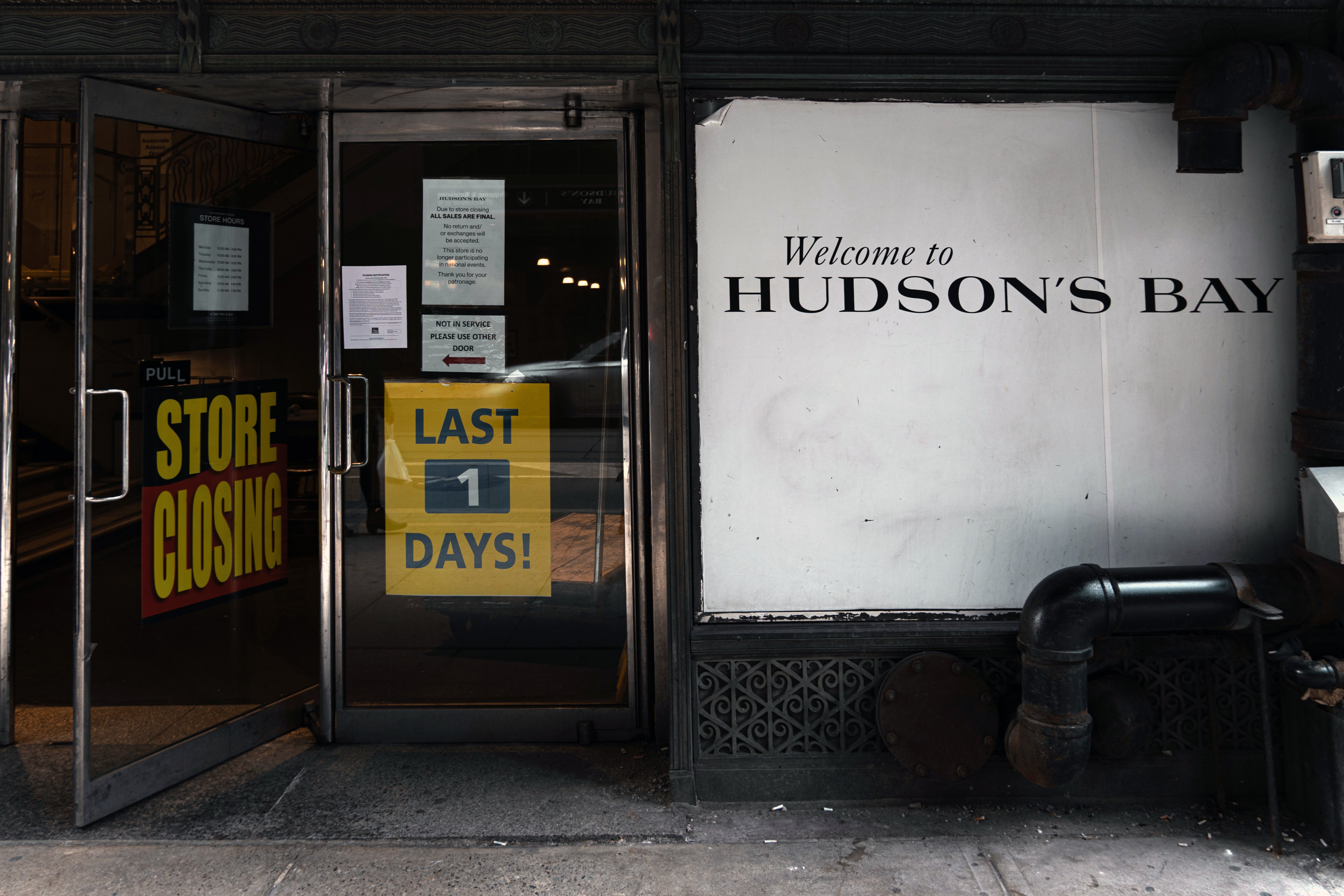 The HBC storefront at Yonge and Queen on its final day of operation. 