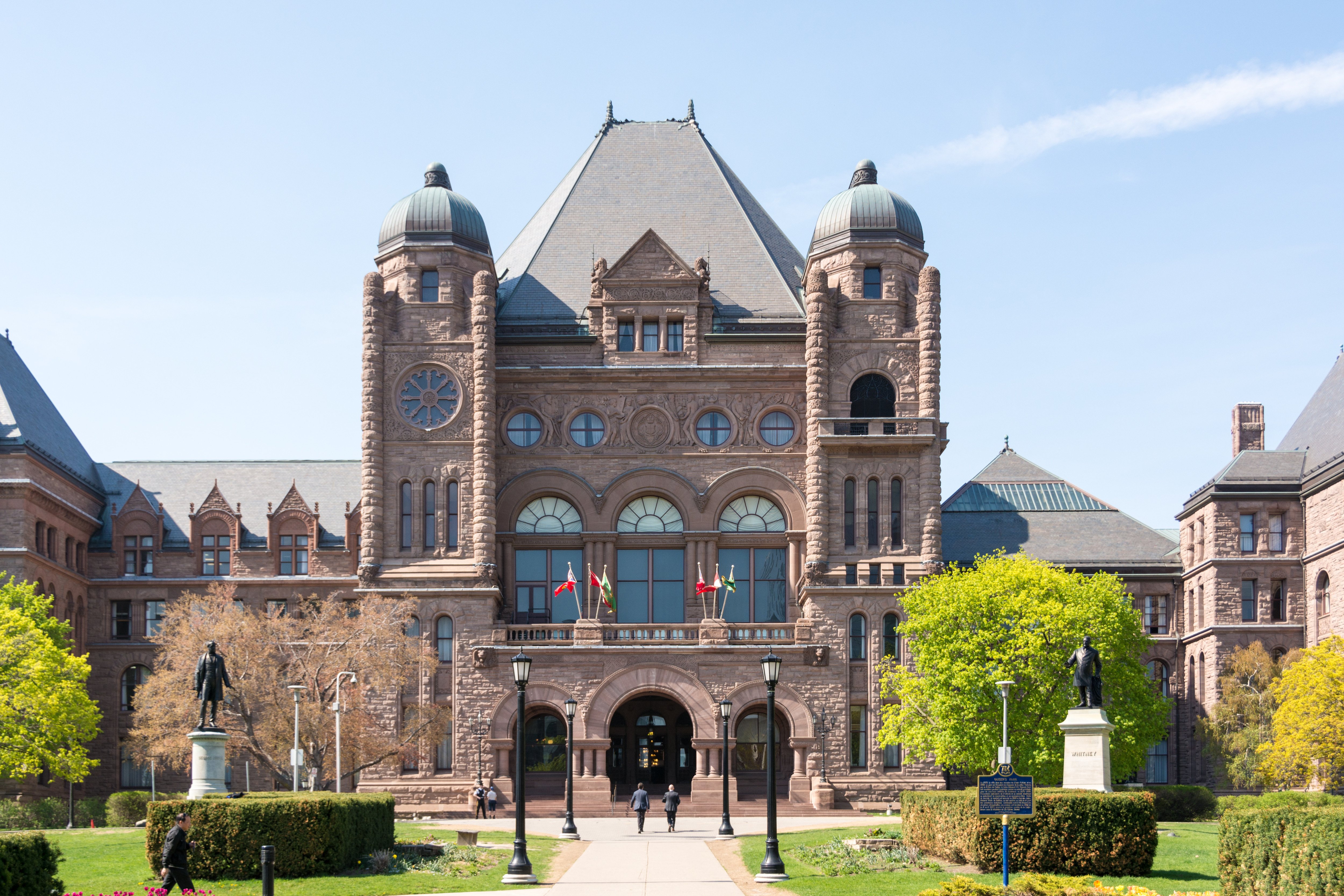Ontario’s Sunshine List is out. Can you guess who made $1,907,408 last year?